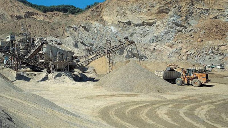 透光石背景墙尺寸之谜：揭秘其关键参数与选型逻辑**